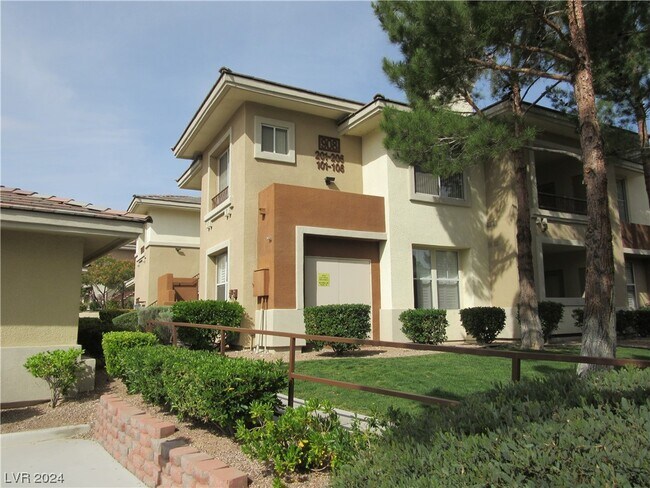 Foto del edificio - 908 Domnus Ln