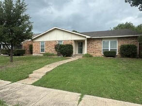 Building Photo - 6808 Fryer St
