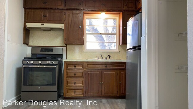 Building Photo - 2 br, 1 bath House - 1221 South Lamar