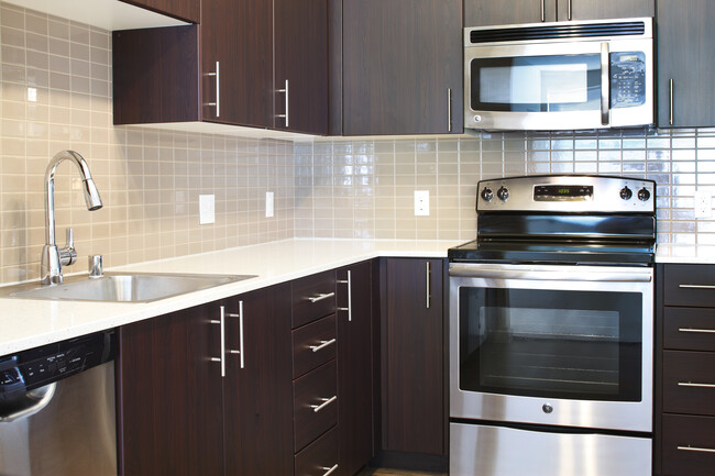 Kitchen - Avalon Alderwood