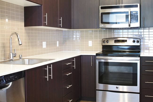 Building Photo - Avalon Alderwood