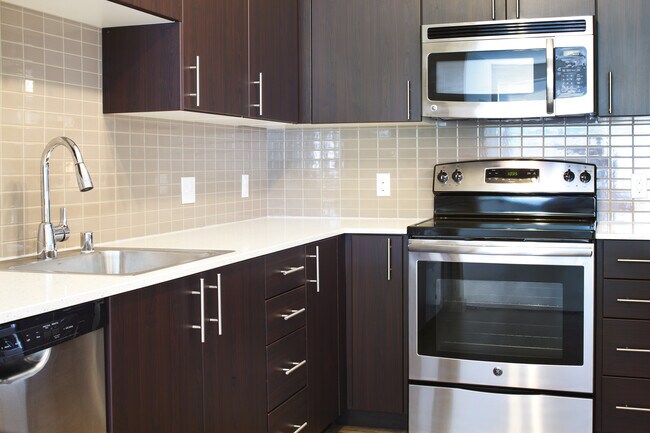 Building Photo - Avalon Alderwood