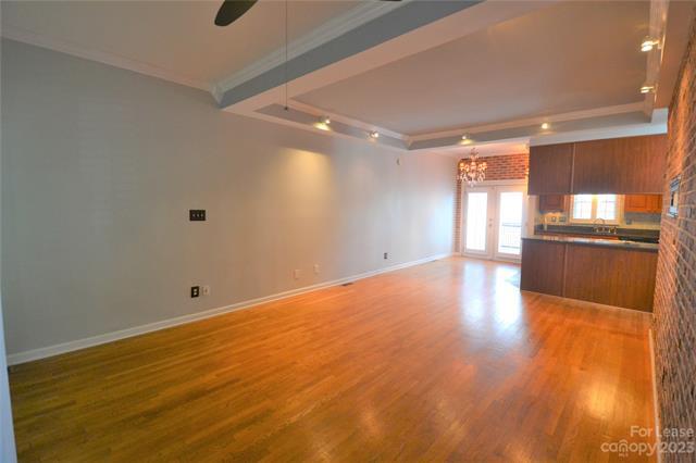 Foto del edificio - 713 N Poplar St