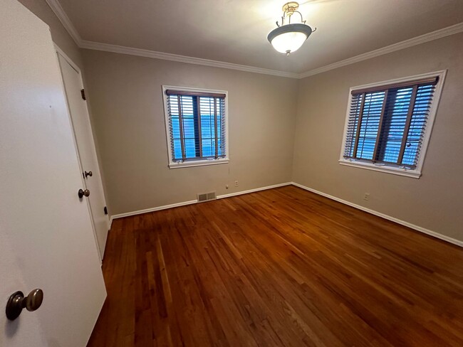 Foto del edificio - 3 bedroom, 3 bathroom home! UGS, Pet Frien...