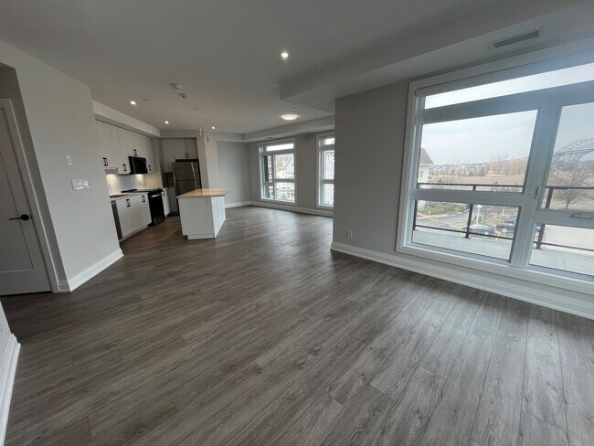 Photo du bâtiment - 1540 Venetian Blvd