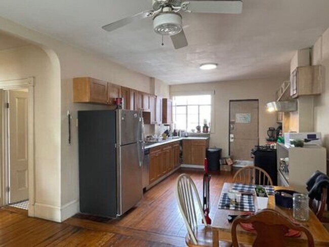 Building Photo - East Cambridge 4 Bed Apartment - 9/1
