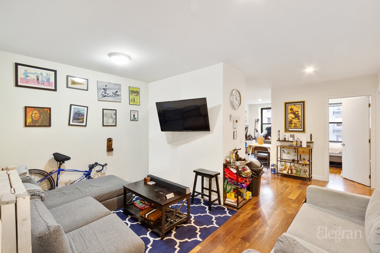 Primary Photo - 15 W 28th St