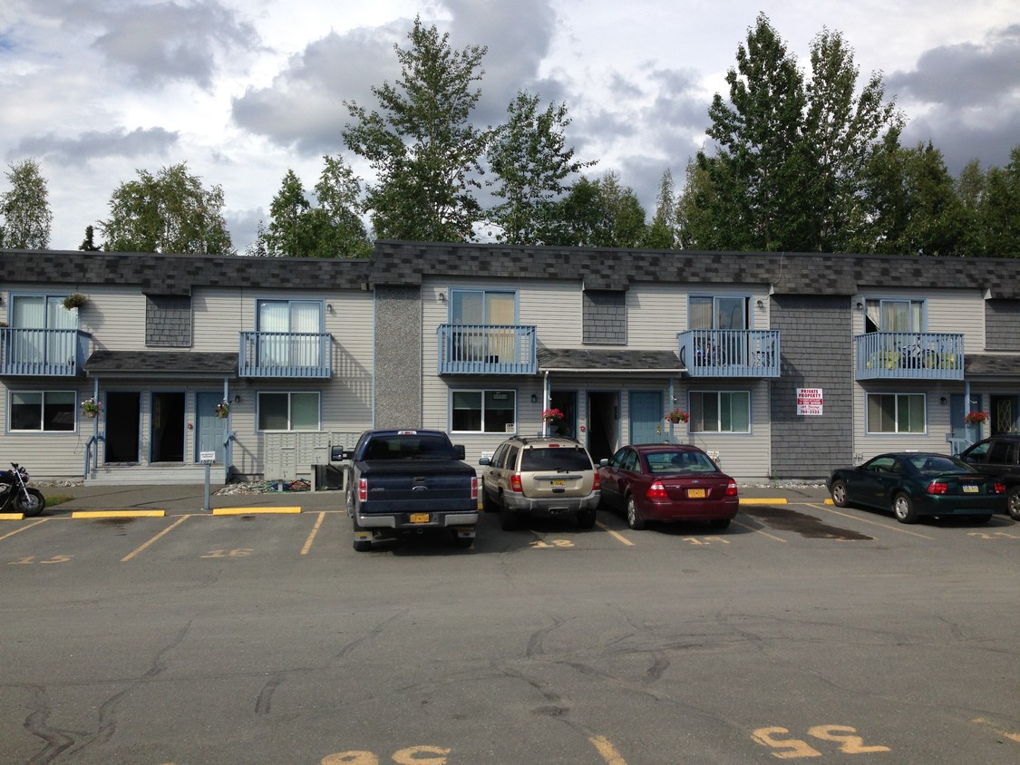 Primary Photo - Tudor East Apartments