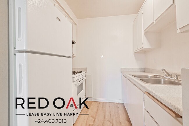Foto del edificio - Spacious One Bedroom with Tons of Natural ...