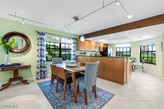 Building Photo - 823 Meadowland Dr