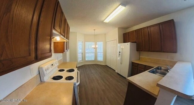 Building Photo - 515 Hopewell Dr