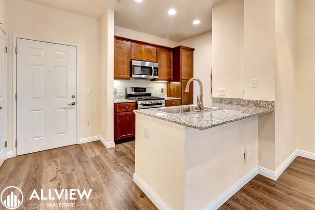 Foto del edificio - *MOVE-IN SPECIAL | $500 OFF FIRST MONTH'S ...