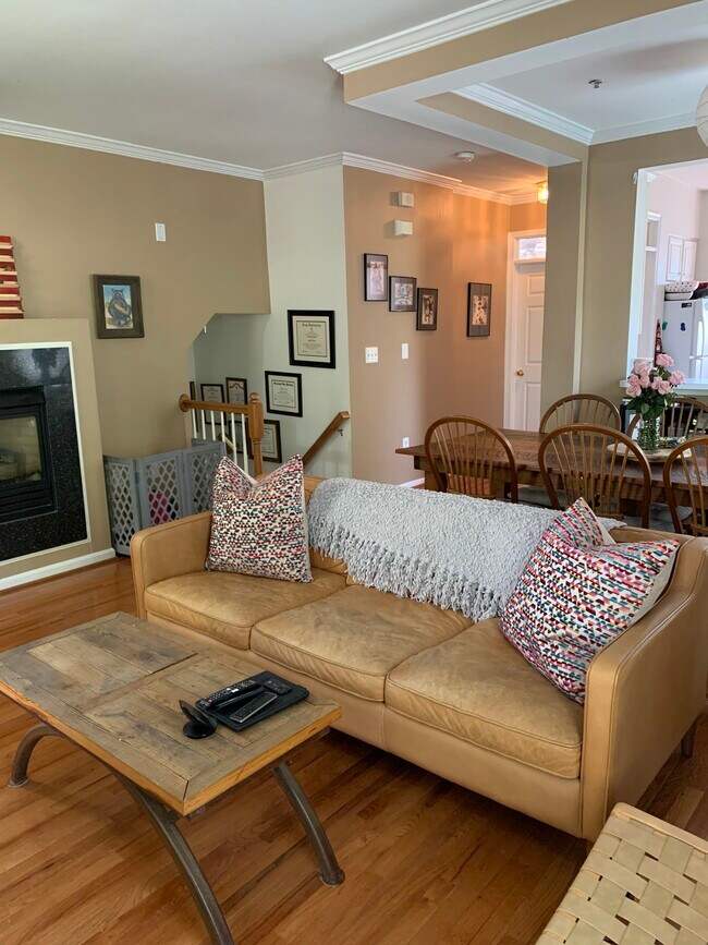 Foto del edificio - 1601 Hunting Creek Dr