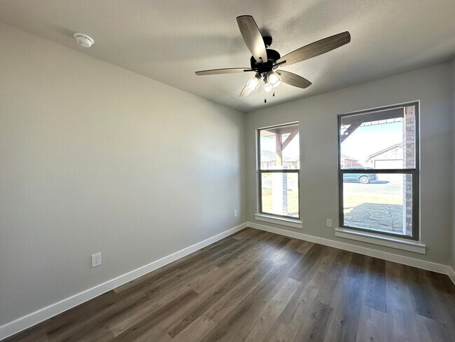 Foto del edificio - 611 E 31st St