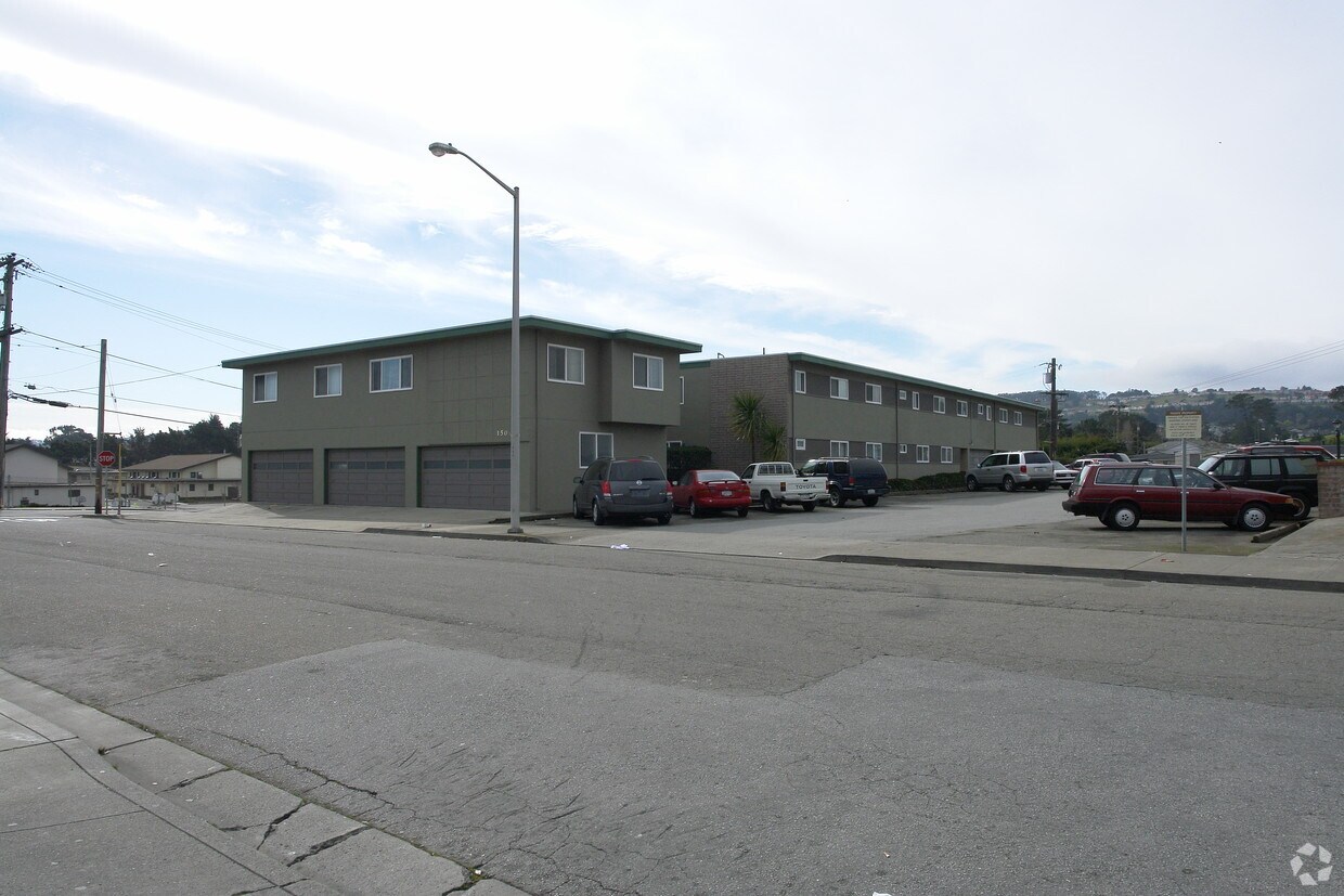 Building Photo - 150 Ponderosa Rd