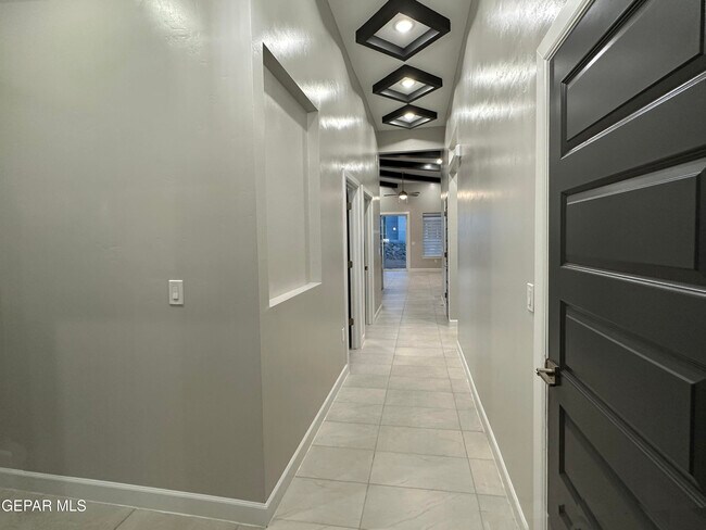 Foto del edificio - 12304 Desert Heights Ct