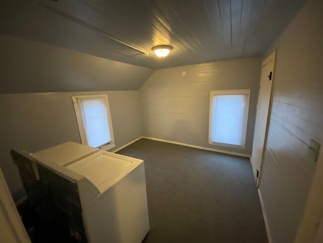 Building Photo - 1057 Alpine Ave NW