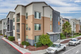 Building Photo - Altura