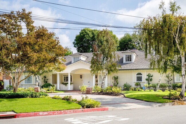 Building Photo - 3300 Vickers Dr