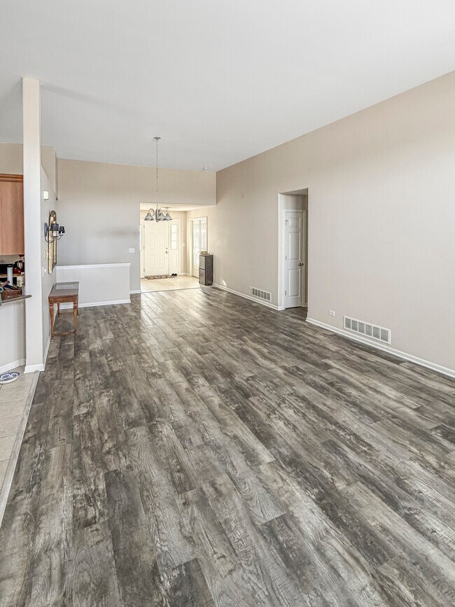 Building Photo - 1387 Prescott Dr