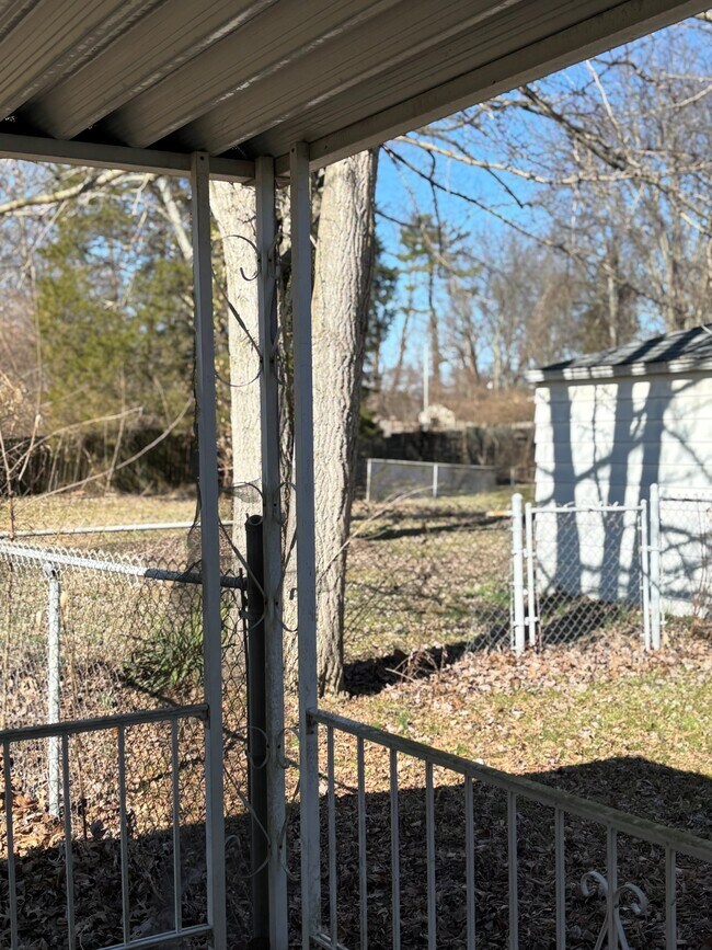 Building Photo - 3967 Pharo Dr