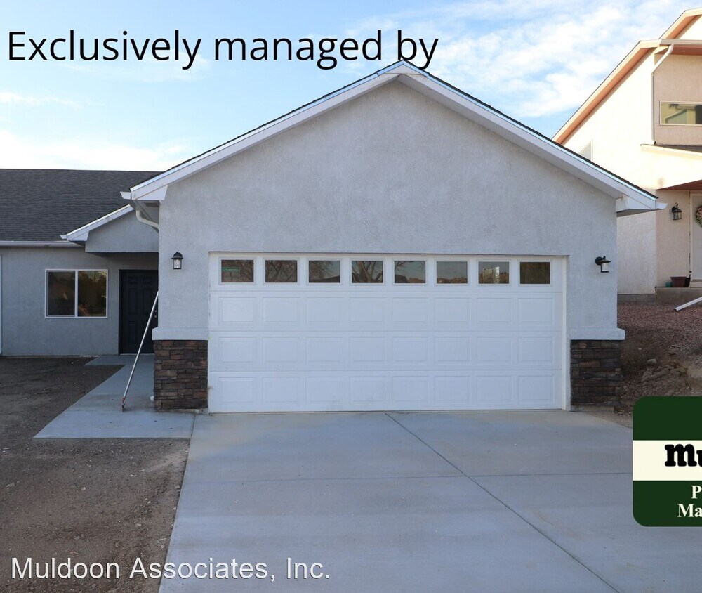 Foto principal - 3 br, 2 bath House - 977 S Greenway Ave