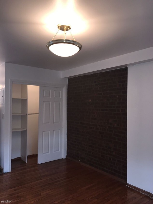 Foto principal - 8836 75th Ave