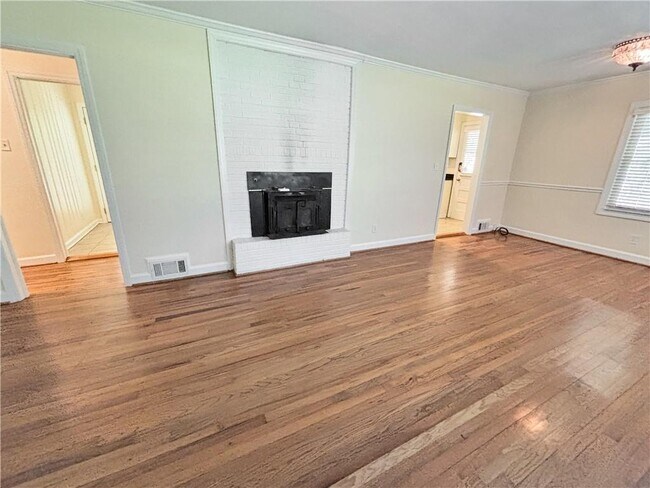 Foto del edificio - 6058 Harleston Rd NE