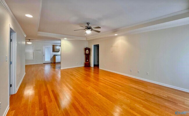 Foto del edificio - 1024 Clint Dr SE