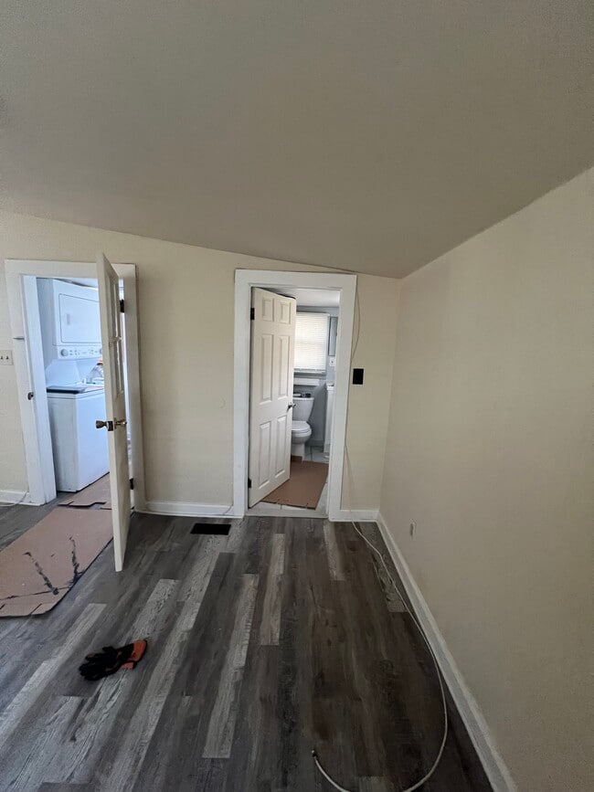 LAundry room and bath of Bedroom - 37 Smith St