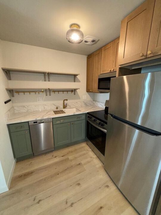 Foto principal - 10760 Rose Ave