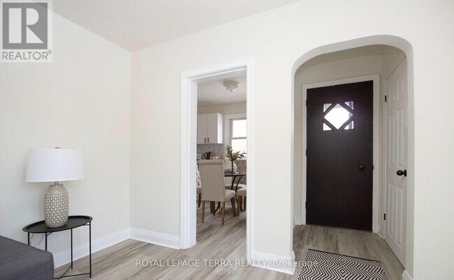 Photo du bâtiment - 779 Whitman Crescent