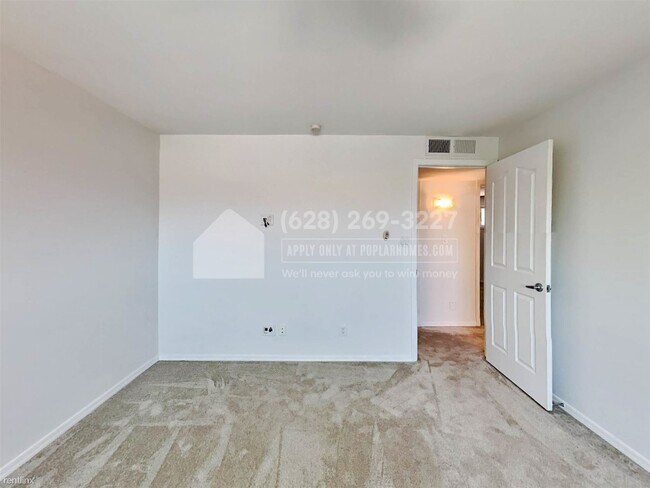 Foto del edificio - 4 br, 3 bath House - 8432 E Sage Dr -