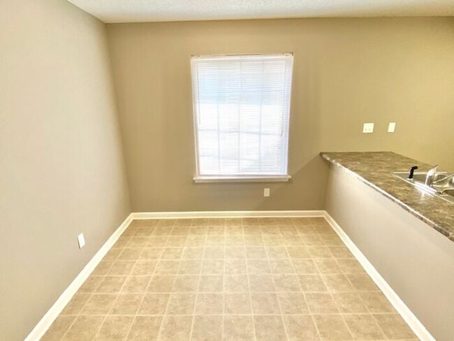 Foto del edificio - Now leasing a 3 bedroom 2 bath home in Mem...