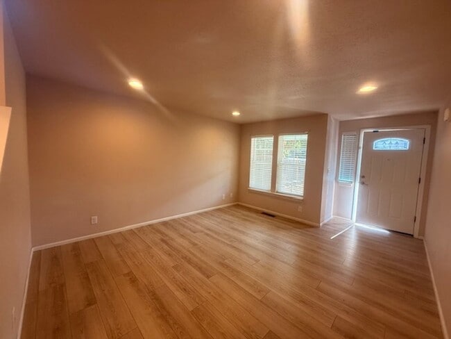 Building Photo - wilc04