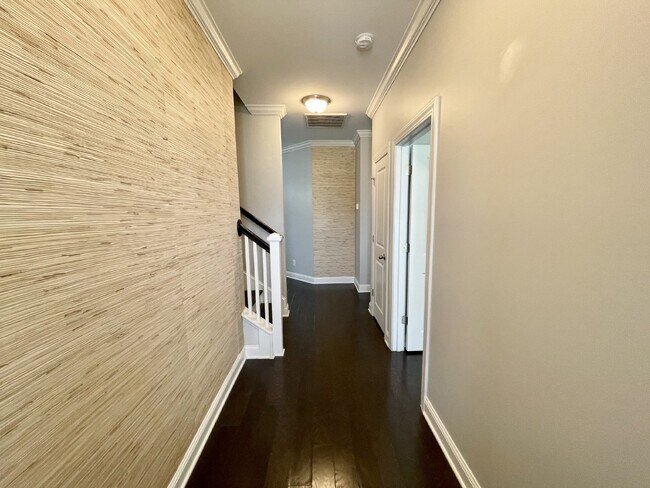 Foto del edificio - Three Bedroom, Cypress Ridge Townhouse!