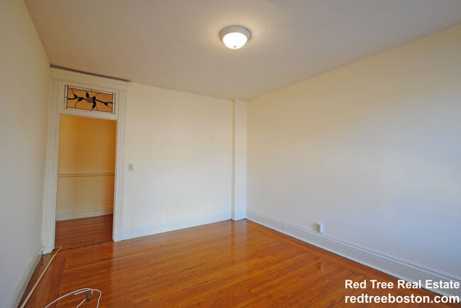 Building Photo - 19 Queensberry St
