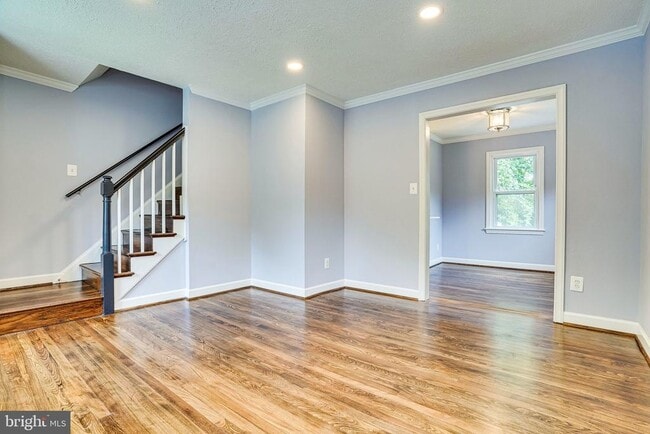 Building Photo - 2901 Farmington Dr