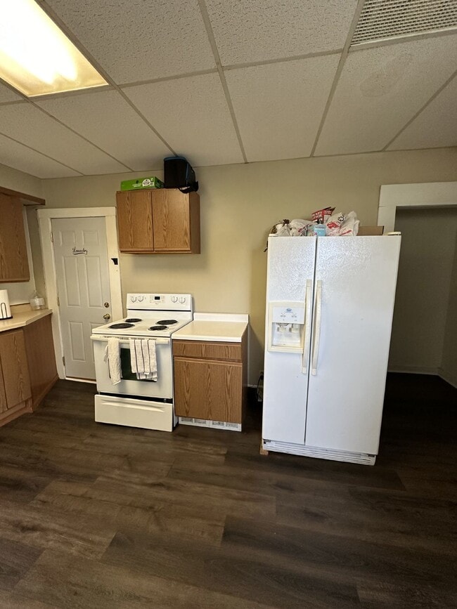 Building Photo - 4 Bed 1 Bath near UWEC, Water Street, and Sonnentag!