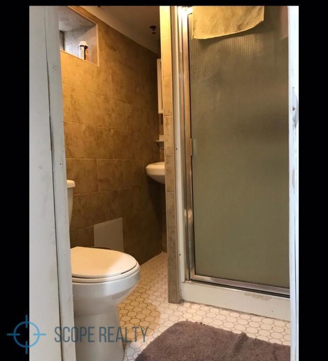 Foto del edificio - 3 bedroom in FRESH MEADOWS NY 11366