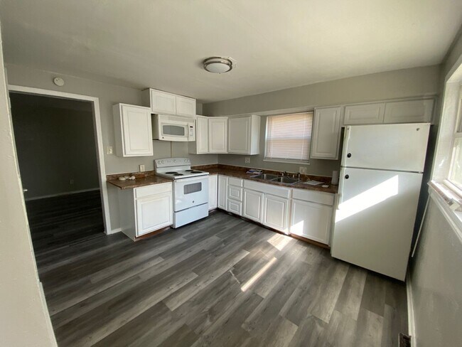 Foto del edificio - 4203 Oakwood Ave