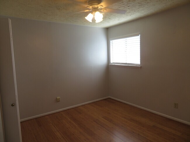 Foto del edificio - 12824 Westpark Dr