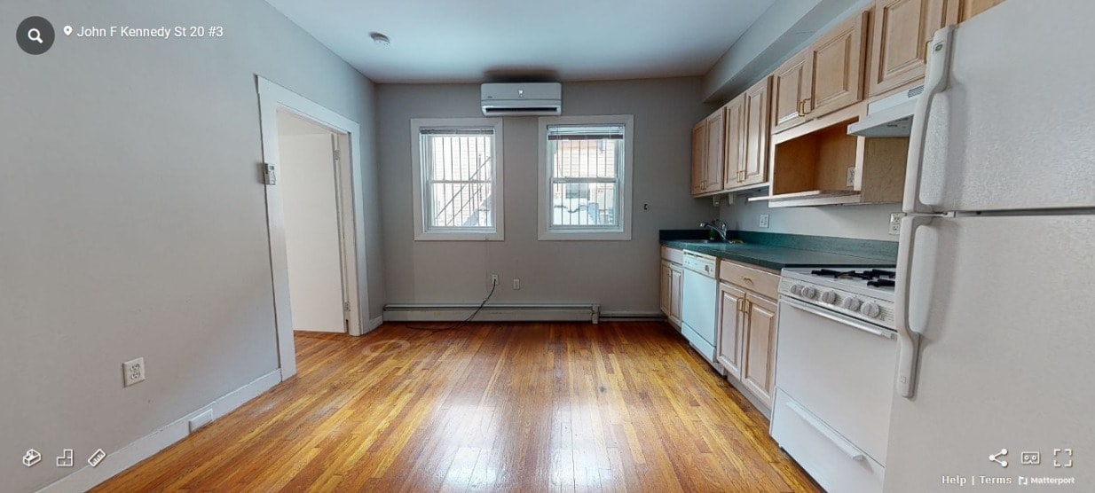 Primary Photo - 14 JFK St