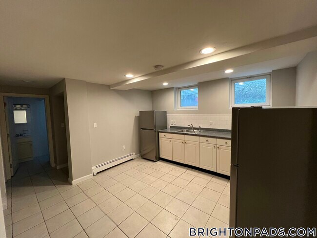 Building Photo - 72 Nonantum St