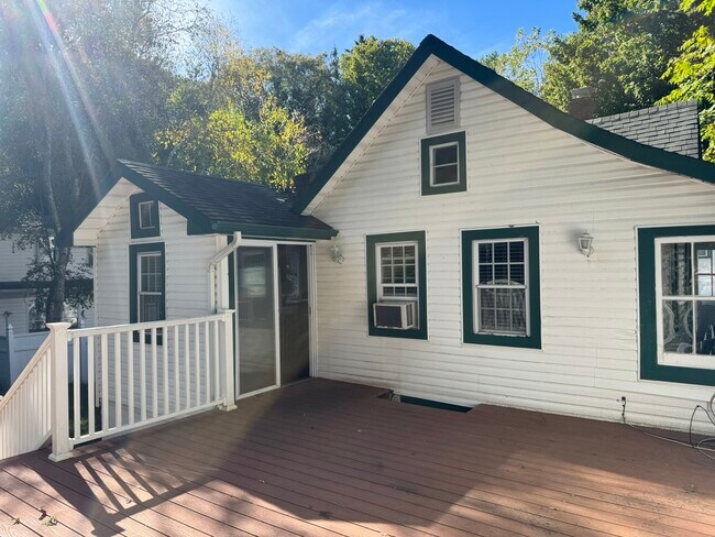 Building Photo - 110 N Country Rd