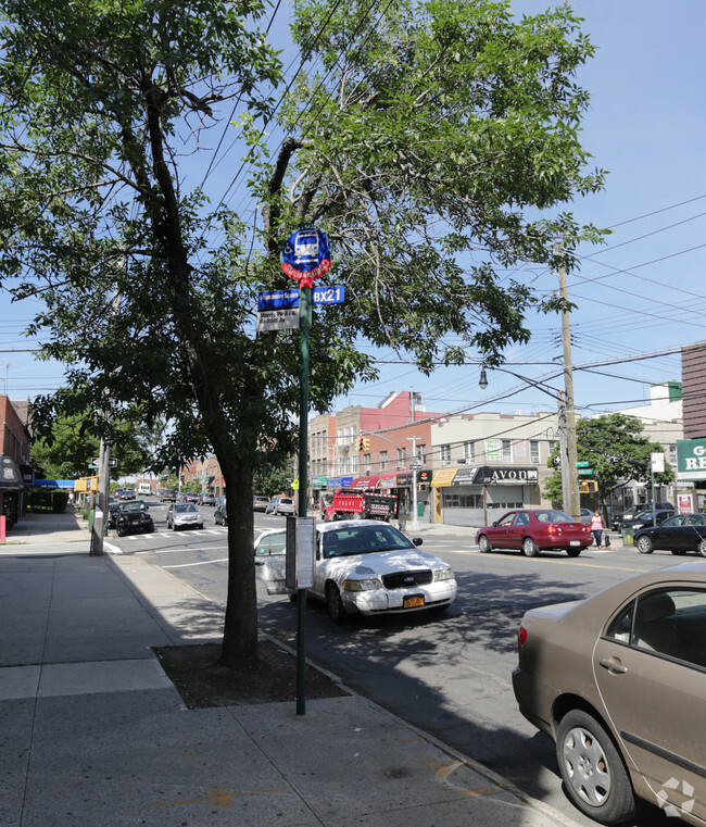 Foto del edificio - 937-941 Morris Park