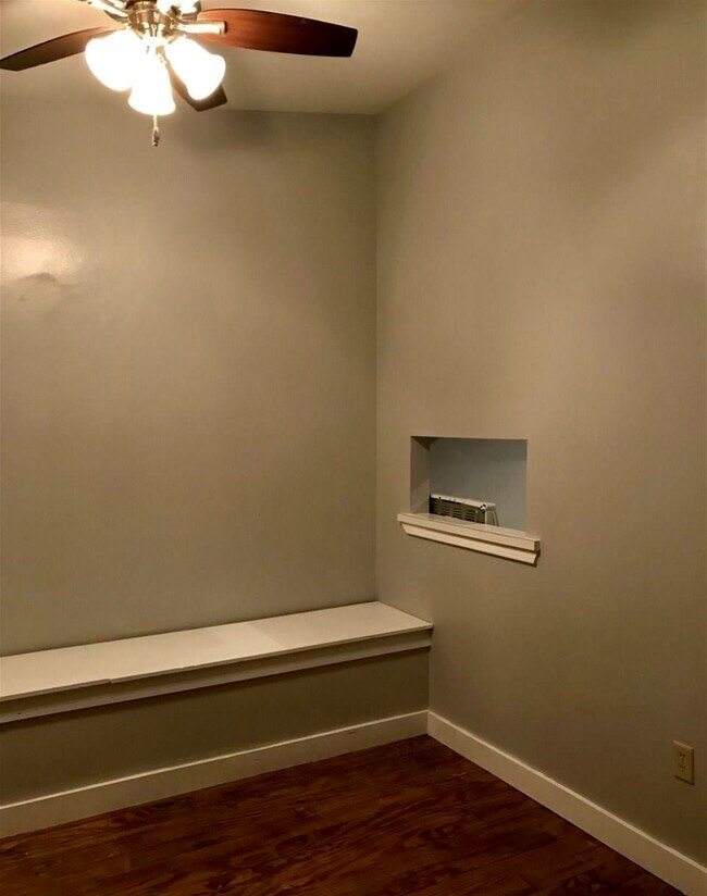 Building Photo - 545 Riverine Dr
