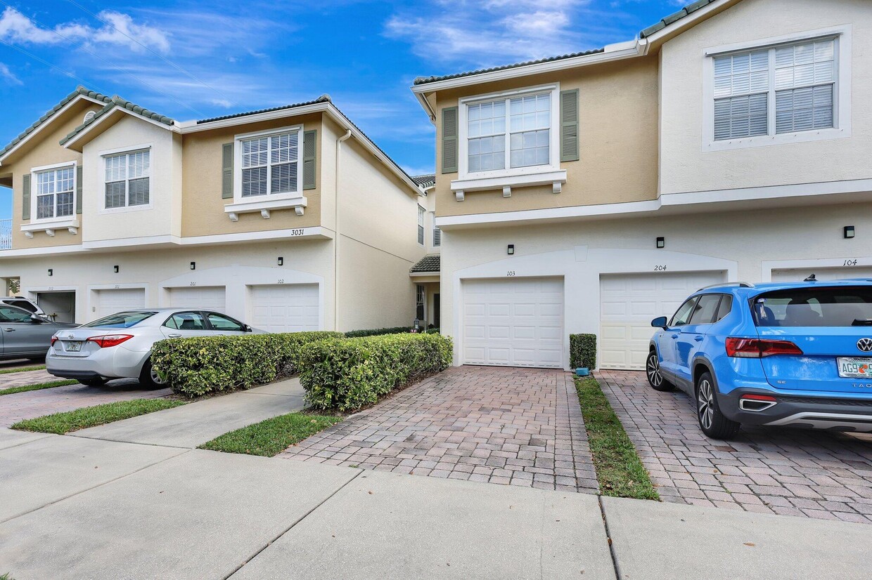 Foto principal - 3031 SE Lexington Lakes Dr