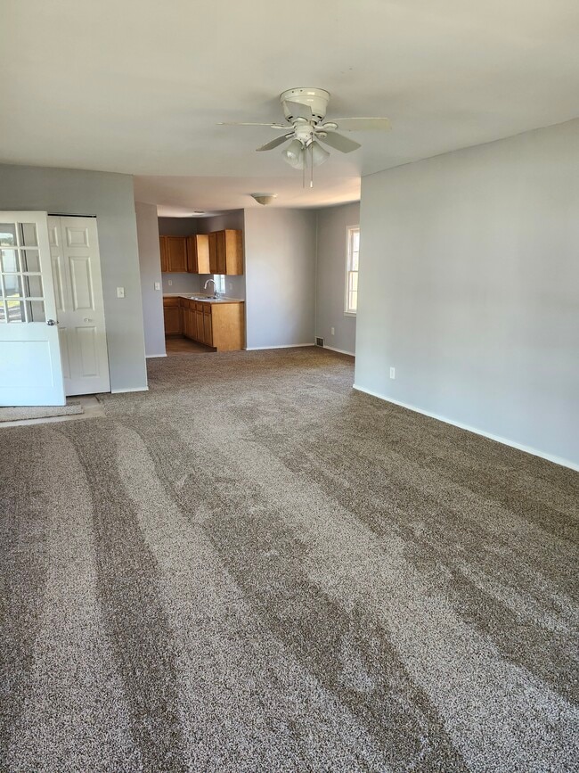 Building Photo - 2366 Deming St