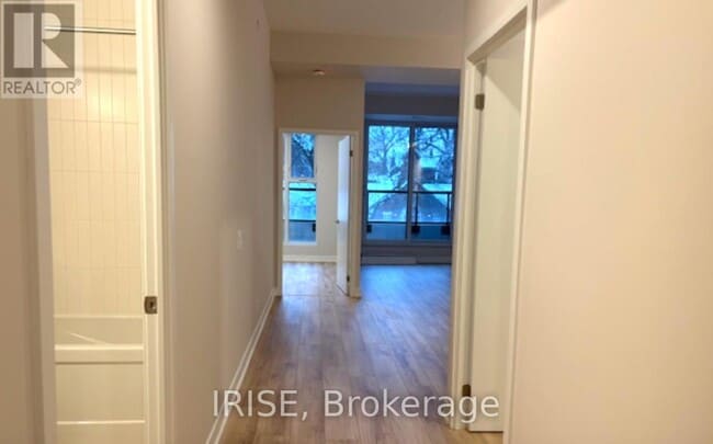 Building Photo - 1660 Bloor St W